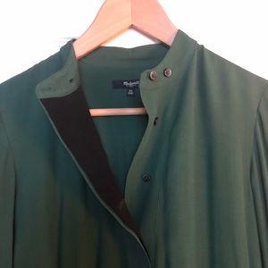 Green dress mandarin button collar